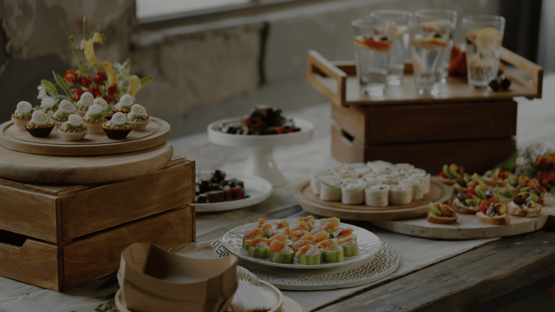 A'zin 케이터링 메인 배경