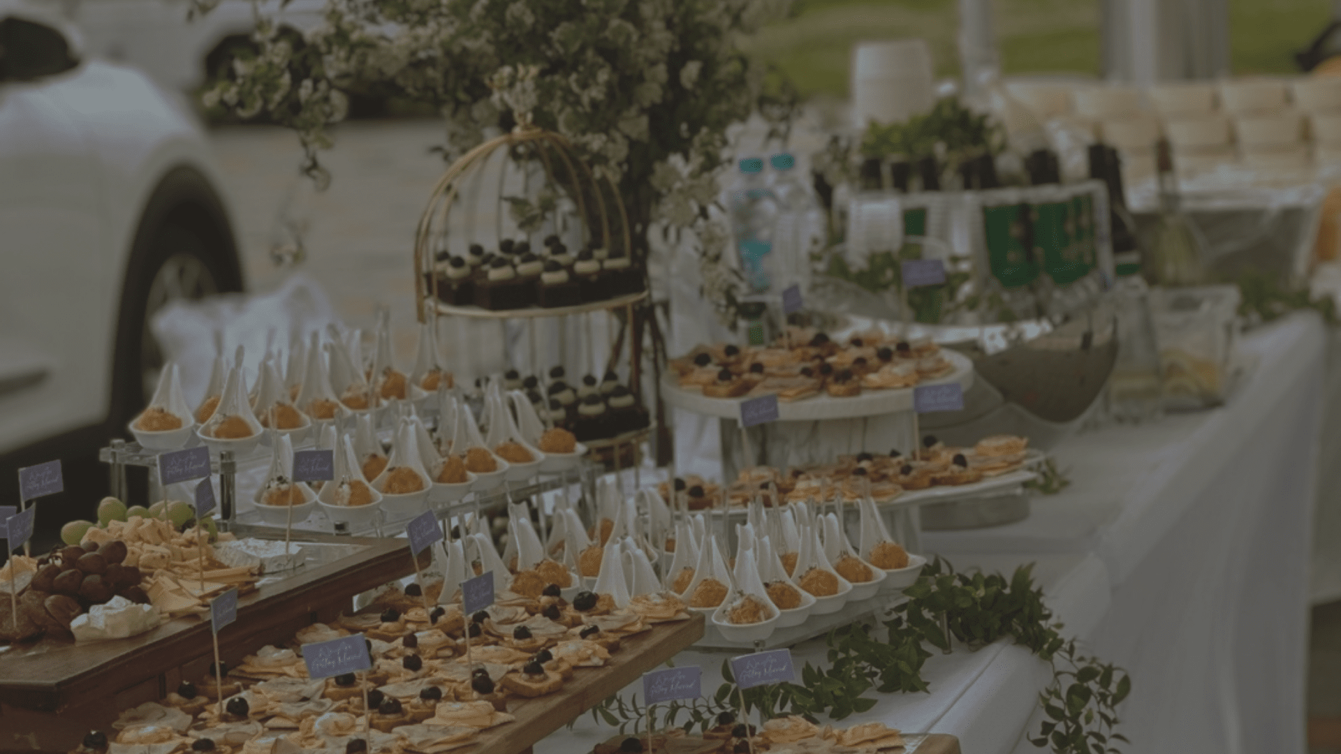 A'zin 케이터링 메인 배경